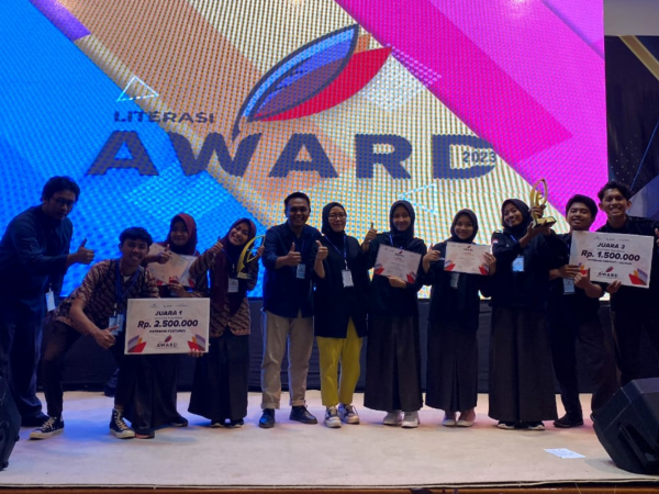 Gagal bawa sepeda motor listrik. Tim Literasi SMAN 1 Kraksaan Boyong Juara 1 dan 3 Literasi Award 2023 Gagal bawa sepeda motor listrik. Tim Literasi SMAN 1 Kraksaan Boyong Juara 1 dan 3 Literasi Award 2023