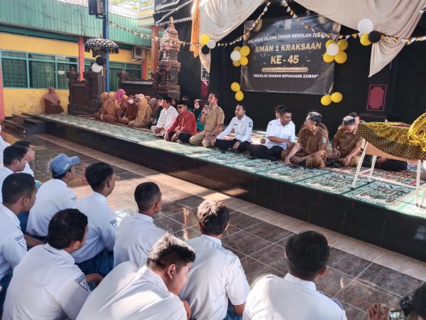 Rayakan HUT ke-45, SMAN 1 Kraksaan adakan Istigosah dan Pemotongan Tumpeng Rayakan HUT ke-45, SMAN 1 Kraksaan adakan Istigosah dan Pemotongan Tumpeng