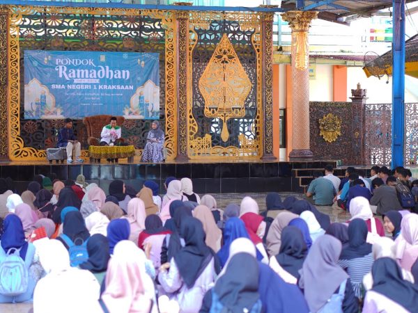 Pondok Ramadan di SMAN 1 Kraksaan Berjalan Khidmat, Siswa Antusias Berdiskusi Pondok Ramadan di SMAN 1 Kraksaan Berjalan Khidmat, Siswa Antusias Berdiskusi