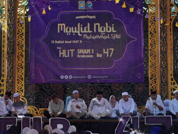 SMAN 1 Kraksaan Peringati Maulid Nabi Muhammad SAW dan HUT ke-47 dengan Semangat Kebersamaan dan Kreativitas