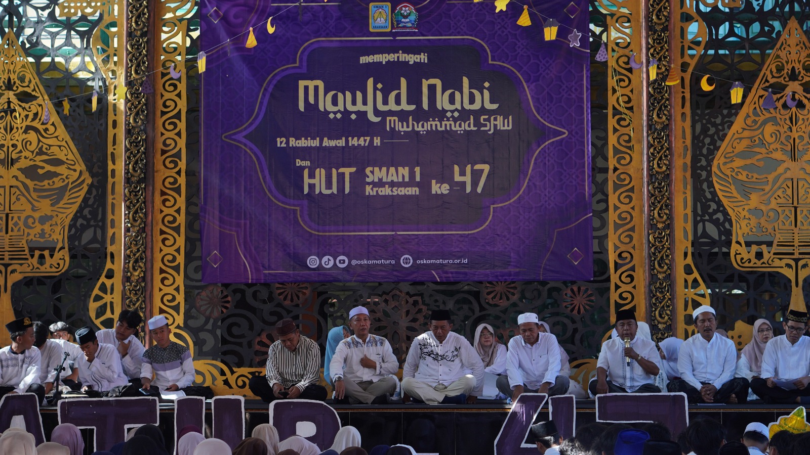 SMAN 1 Kraksaan Peringati Maulid Nabi Muhammad SAW dan HUT ke-47 dengan Semangat Kebersamaan dan Kreativitas